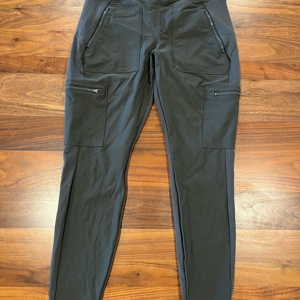 Athleta Green Cargo Pants with Zipper Pockets